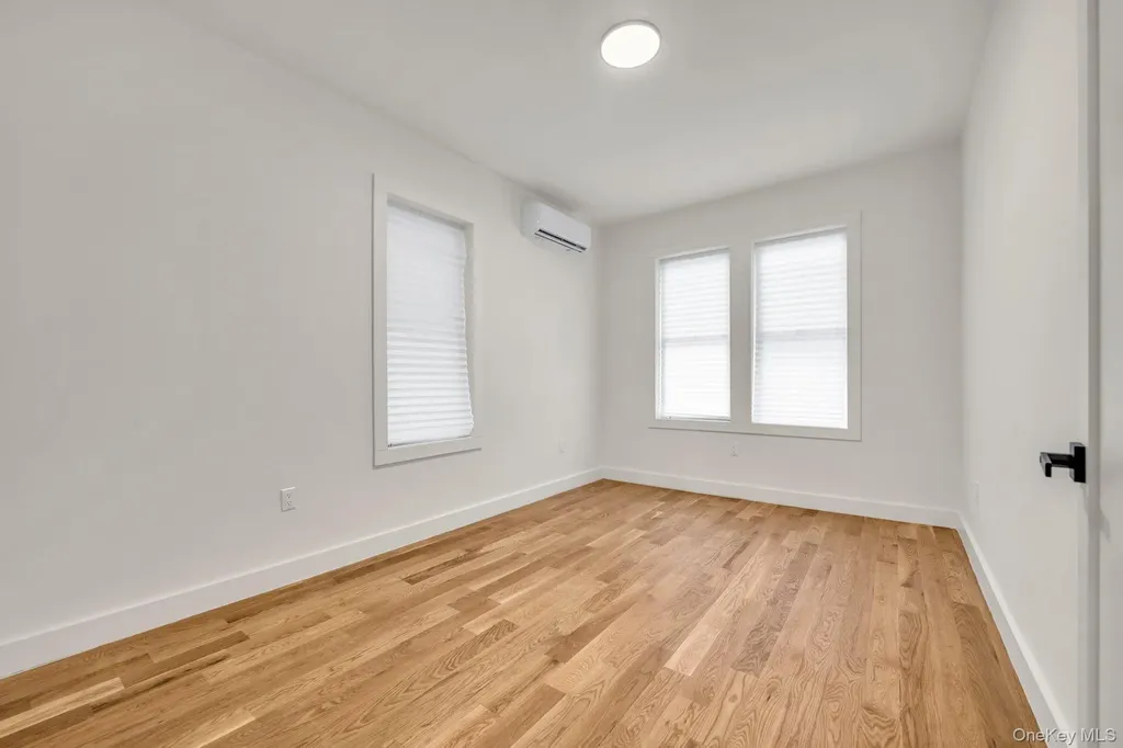 1517 Gillespie Avenue Bronx NY 10461
