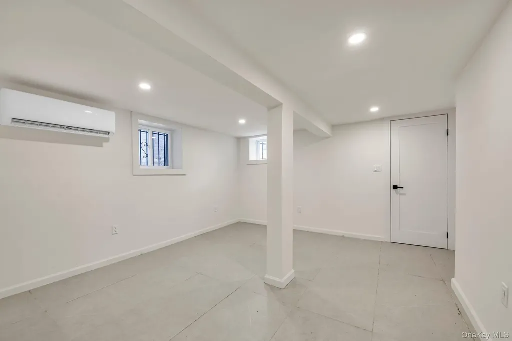 1517 Gillespie Avenue Bronx NY 10461