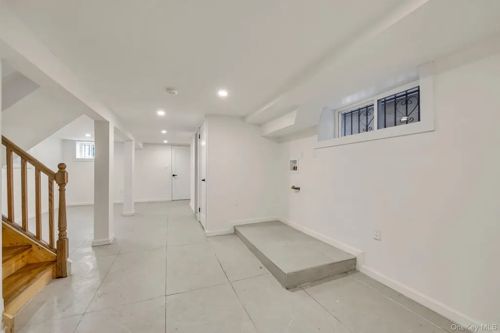 1517 Gillespie Avenue Bronx NY 10461