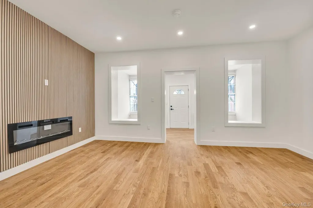 1517 Gillespie Avenue Bronx NY 10461