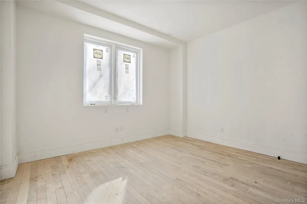 Brooklyn NY 11206