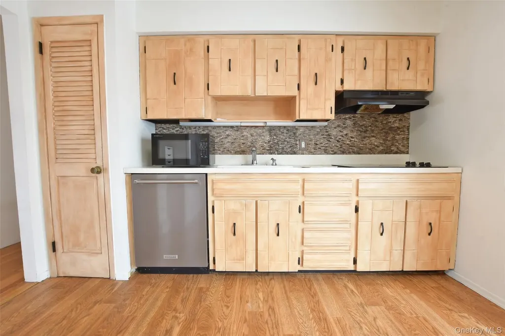 205 Connetquot Road Oakdale NY 11769