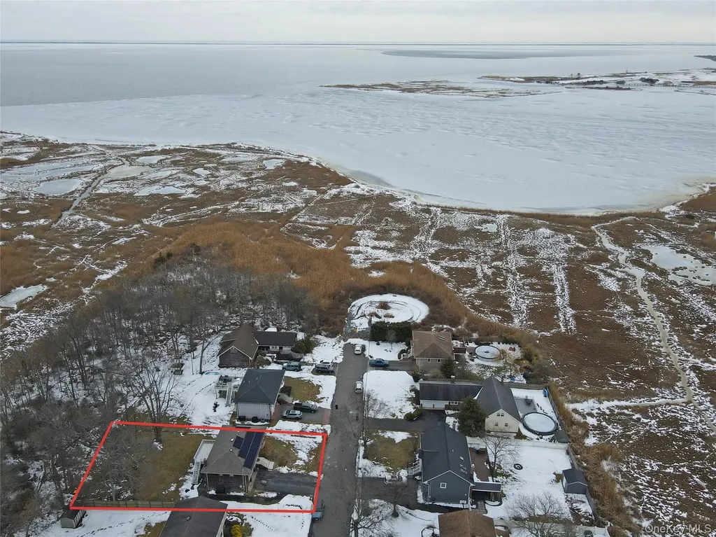 205 Connetquot Road Oakdale NY 11769