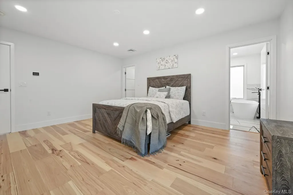 14 Hoover Lane Bethpage NY 11714
