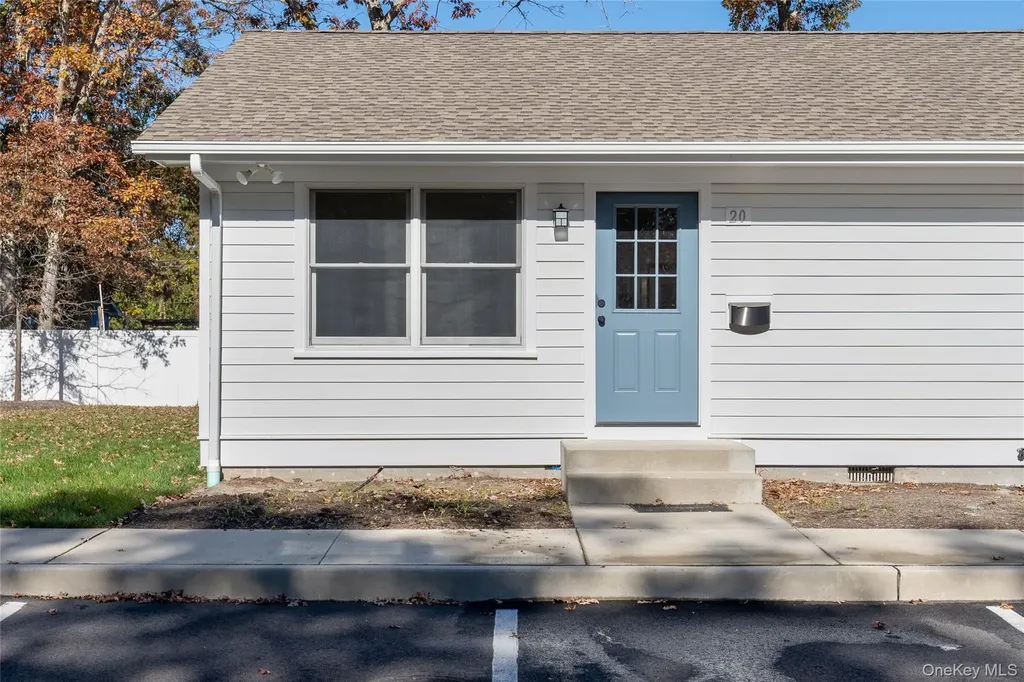 20 Mortimer Street Westhampton NY 11978