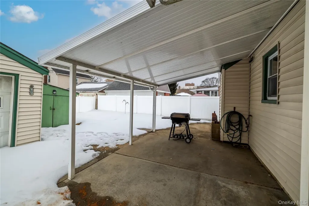 44 Jefferson Avenue Lynbrook NY 11563