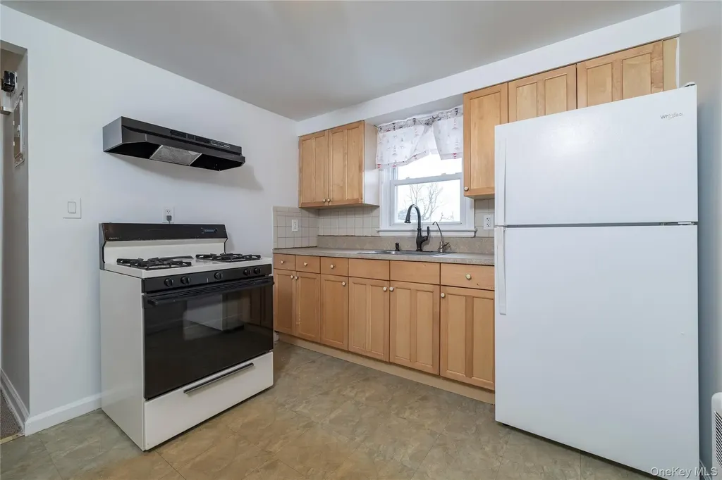 44 Jefferson Avenue Lynbrook NY 11563