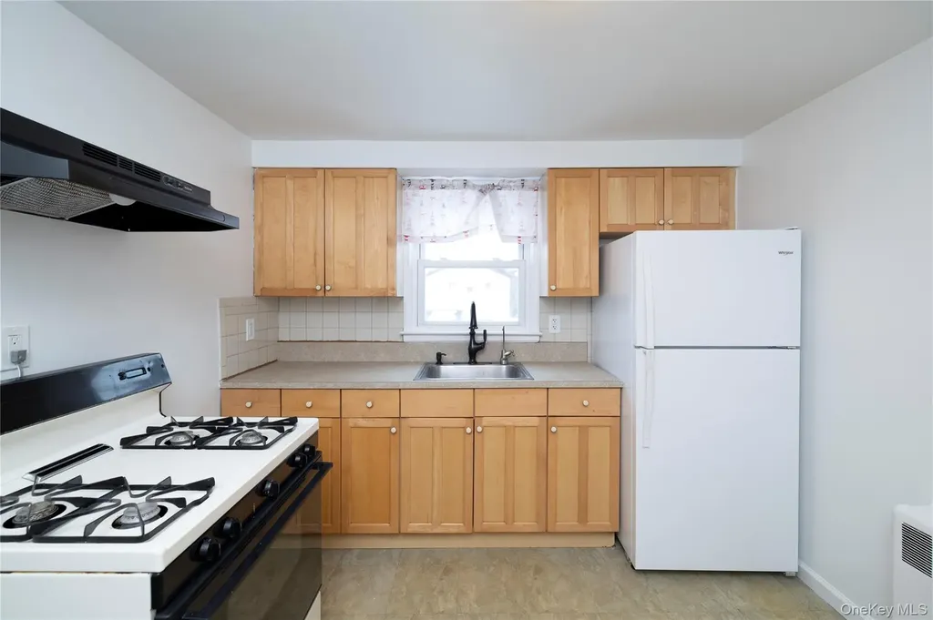 44 Jefferson Avenue Lynbrook NY 11563