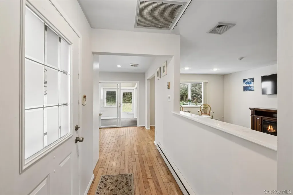 25 Freemont Lane Coram NY 11727
