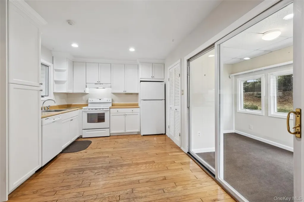 25 Freemont Lane Coram NY 11727