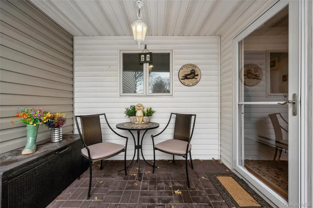 25 Freemont Lane Coram NY 11727