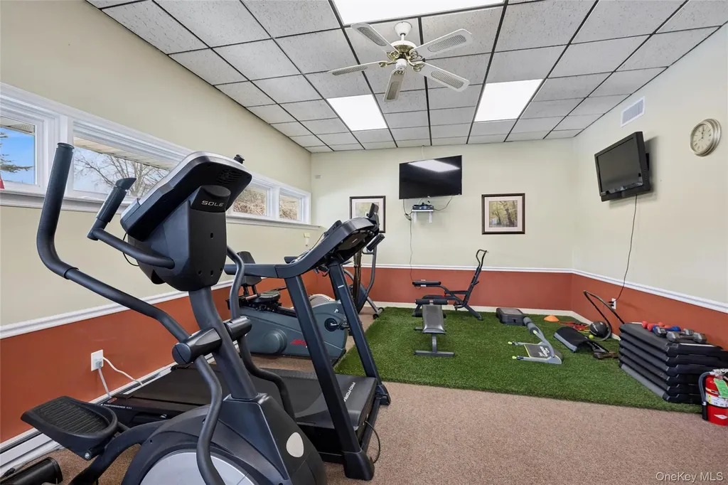 25 Freemont Lane Coram NY 11727