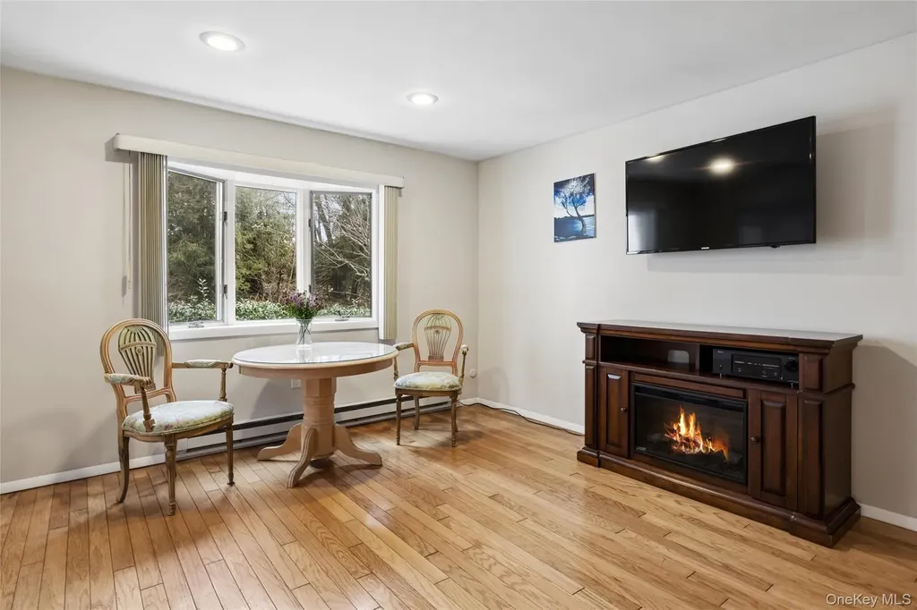 25 Freemont Lane Coram NY 11727