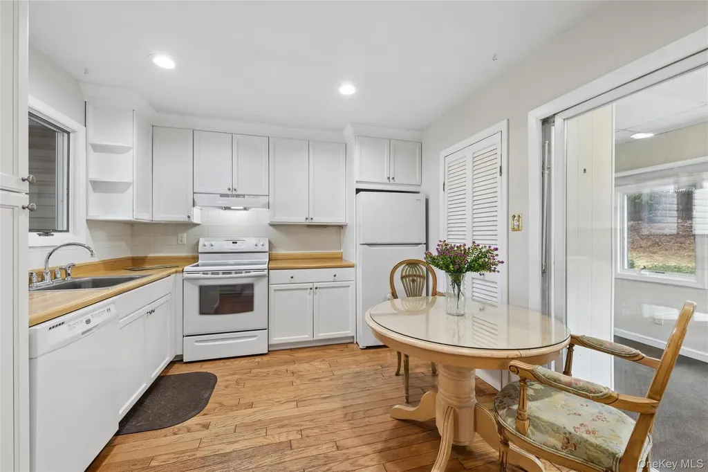 25 Freemont Lane Coram NY 11727