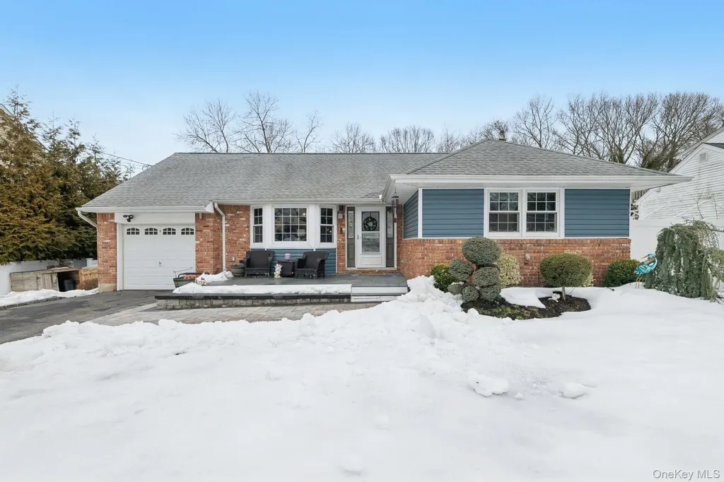 135 5th Avenue Kings Park NY 11754