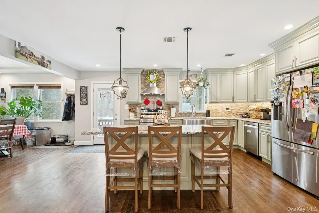 135 5th Avenue Kings Park NY 11754