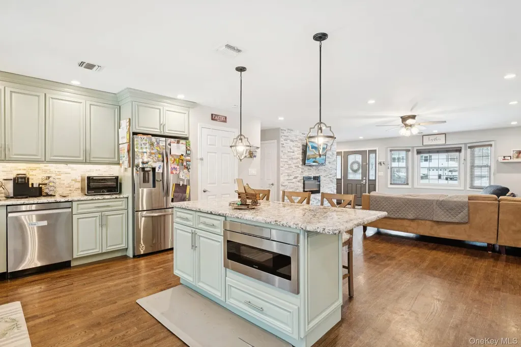 135 5th Avenue Kings Park NY 11754