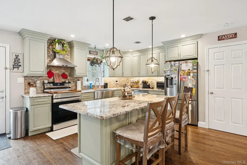 135 5th Avenue Kings Park NY 11754