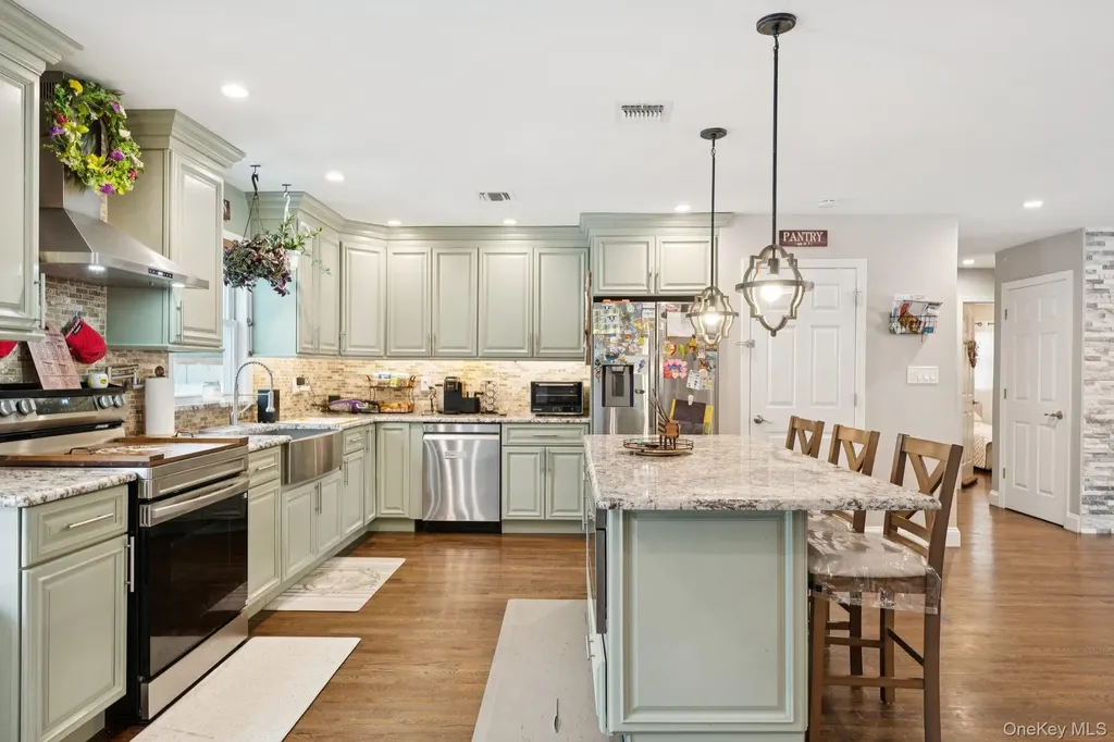 135 5th Avenue Kings Park NY 11754