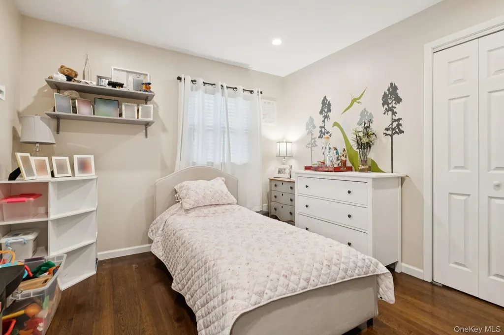 135 5th Avenue Kings Park NY 11754