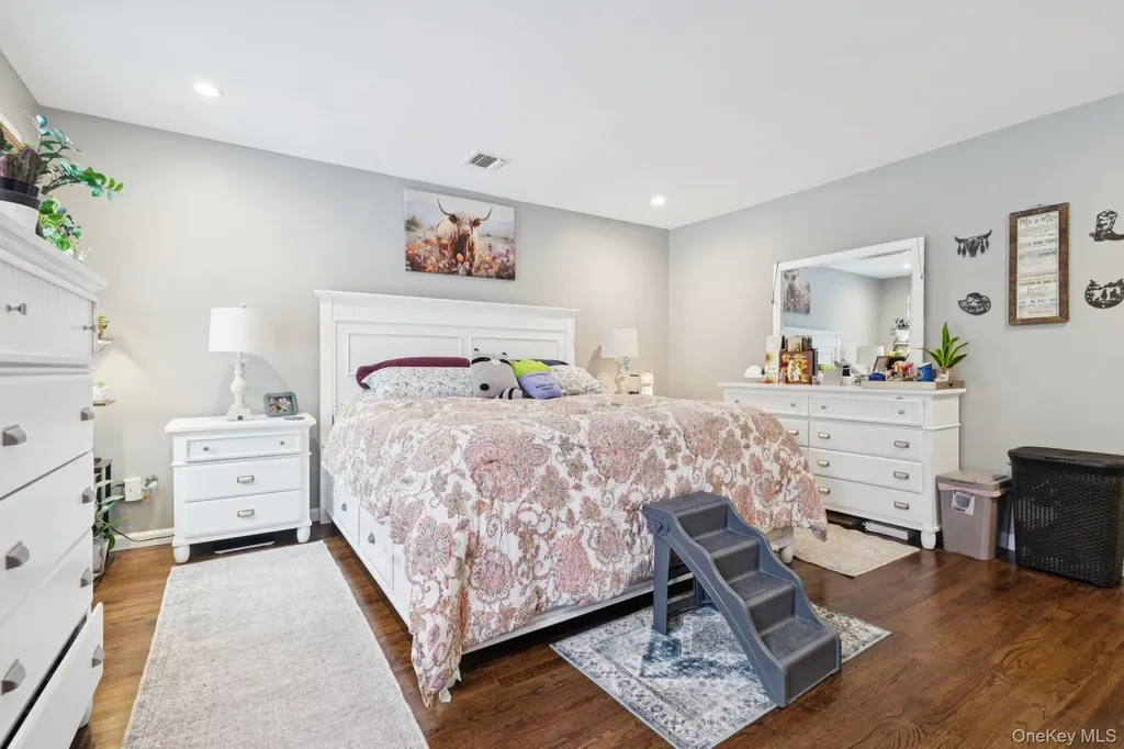 135 5th Avenue Kings Park NY 11754