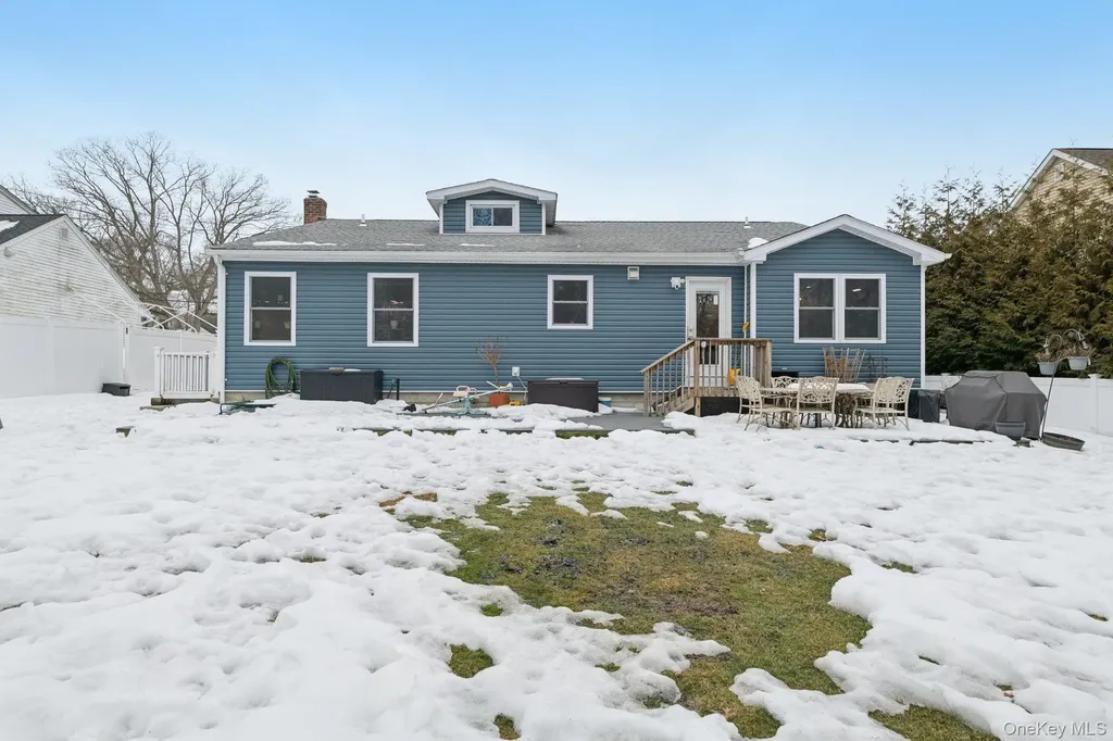135 5th Avenue Kings Park NY 11754