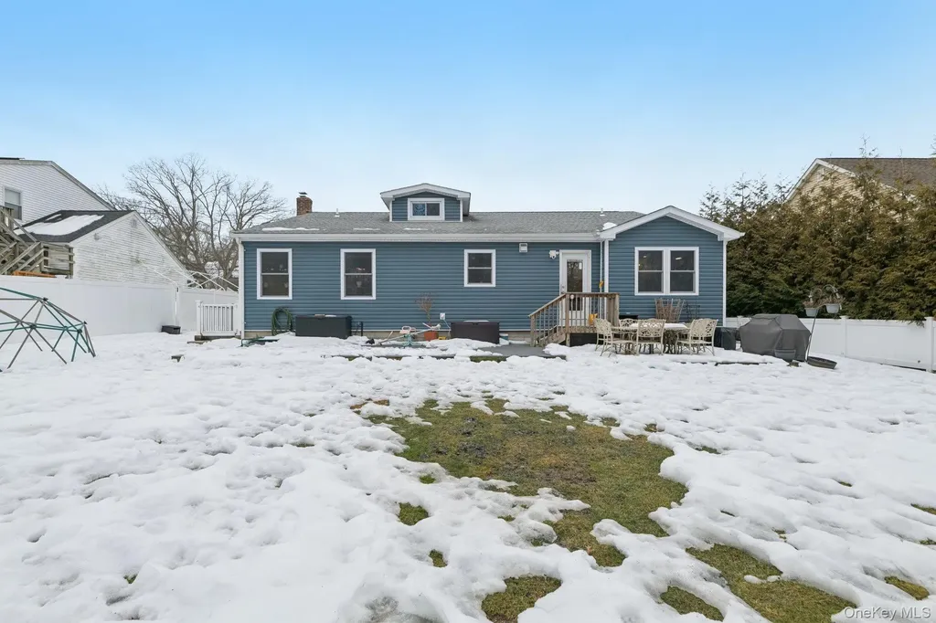 135 5th Avenue Kings Park NY 11754