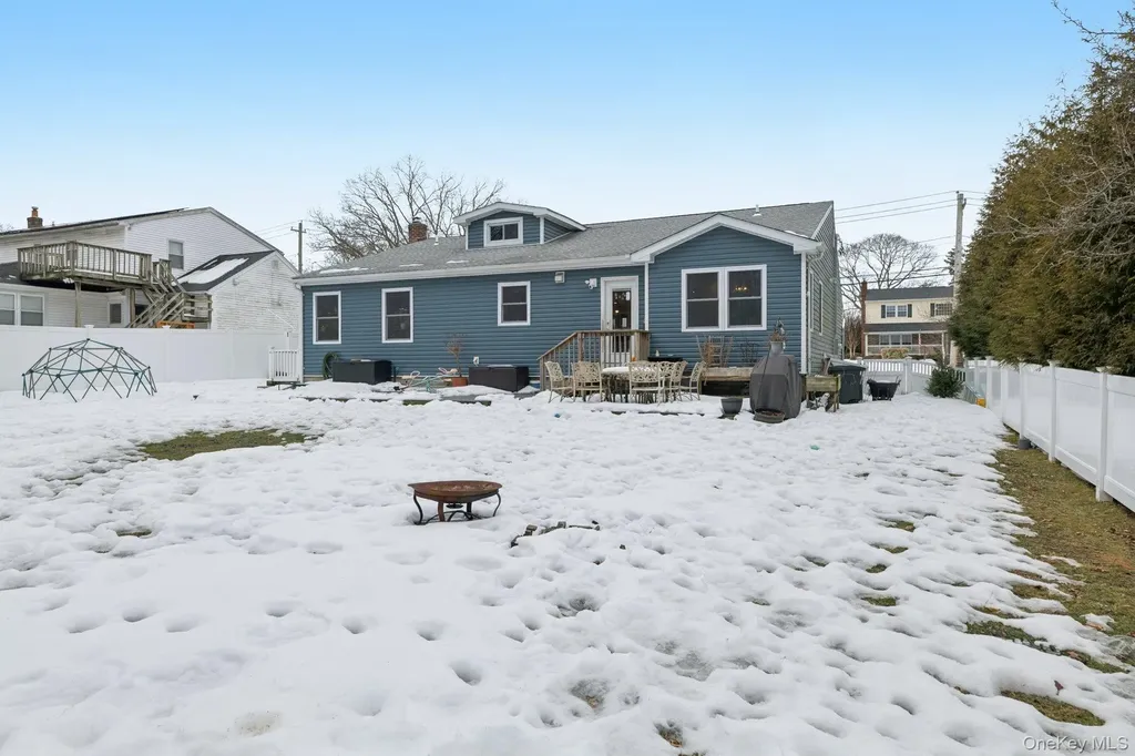 135 5th Avenue Kings Park NY 11754