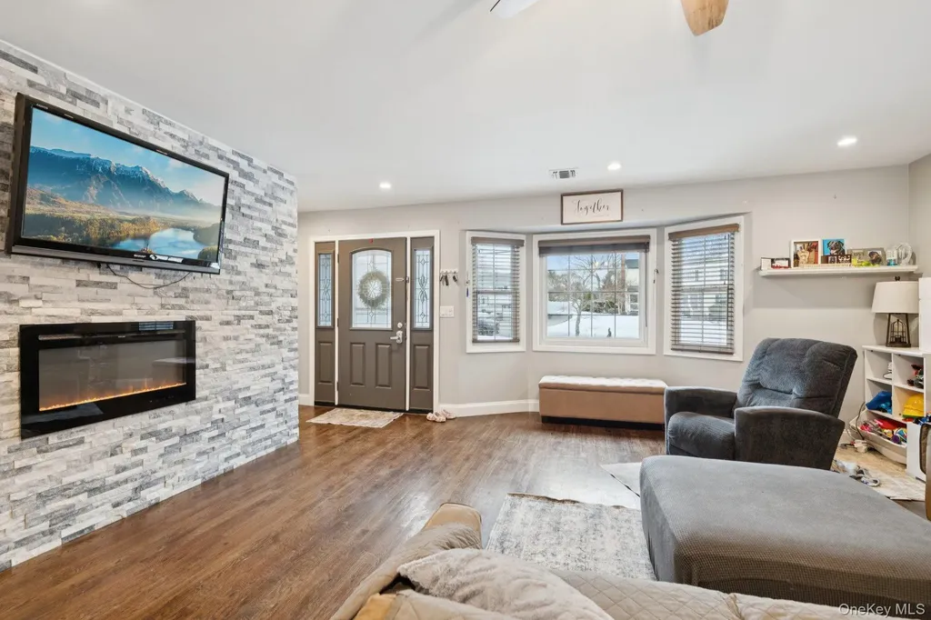 135 5th Avenue Kings Park NY 11754