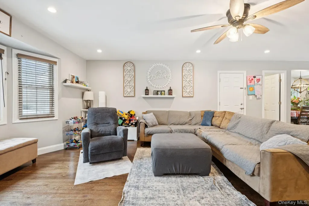135 5th Avenue Kings Park NY 11754