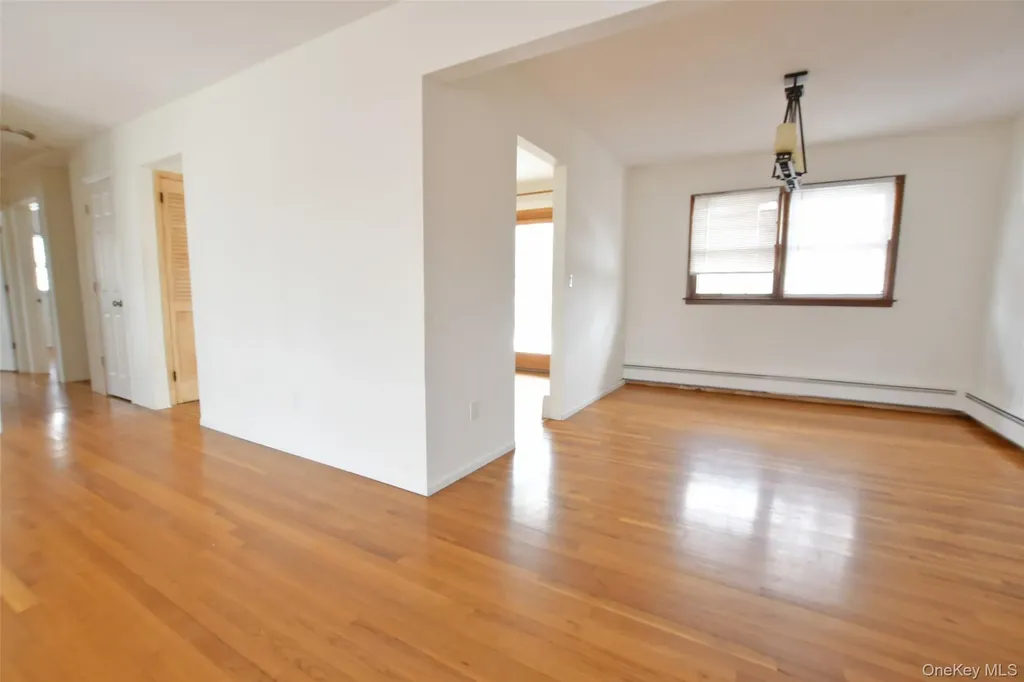 205 Connetquot Road Oakdale NY 11769