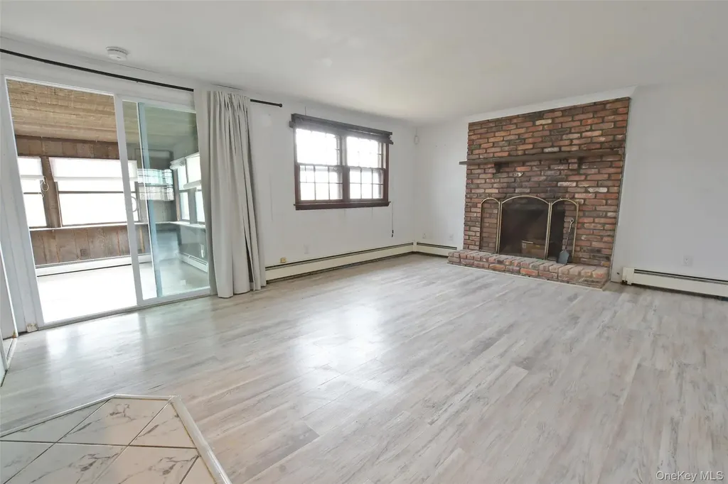 205 Connetquot Road Oakdale NY 11769