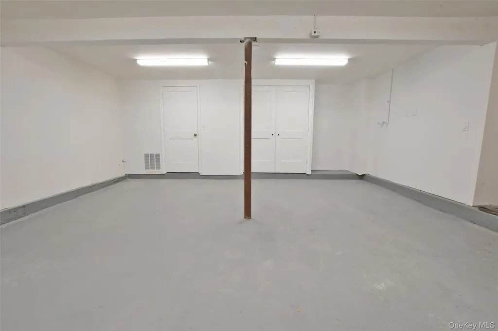 205 Connetquot Road Oakdale NY 11769