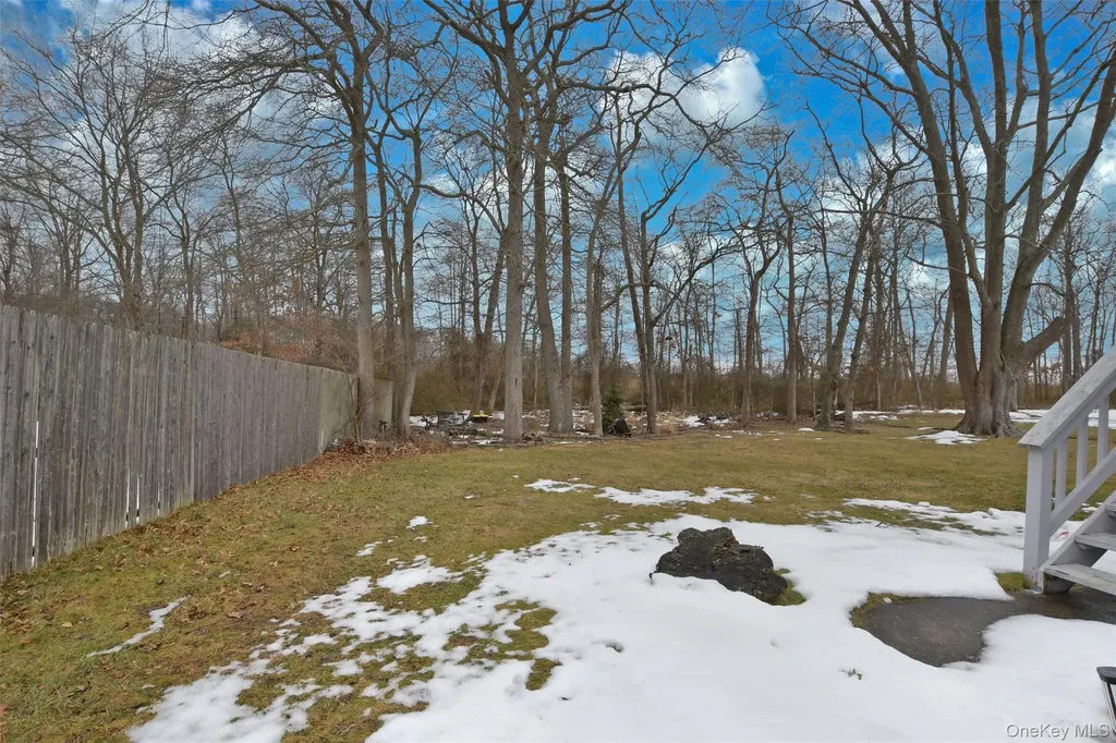 205 Connetquot Road Oakdale NY 11769