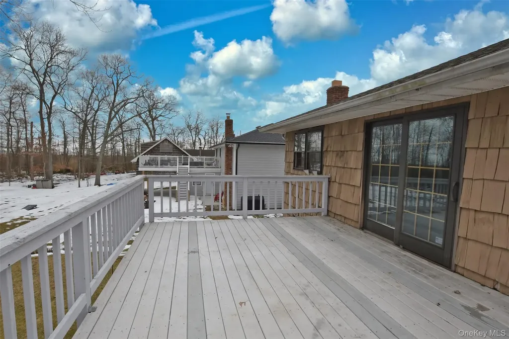 205 Connetquot Road Oakdale NY 11769