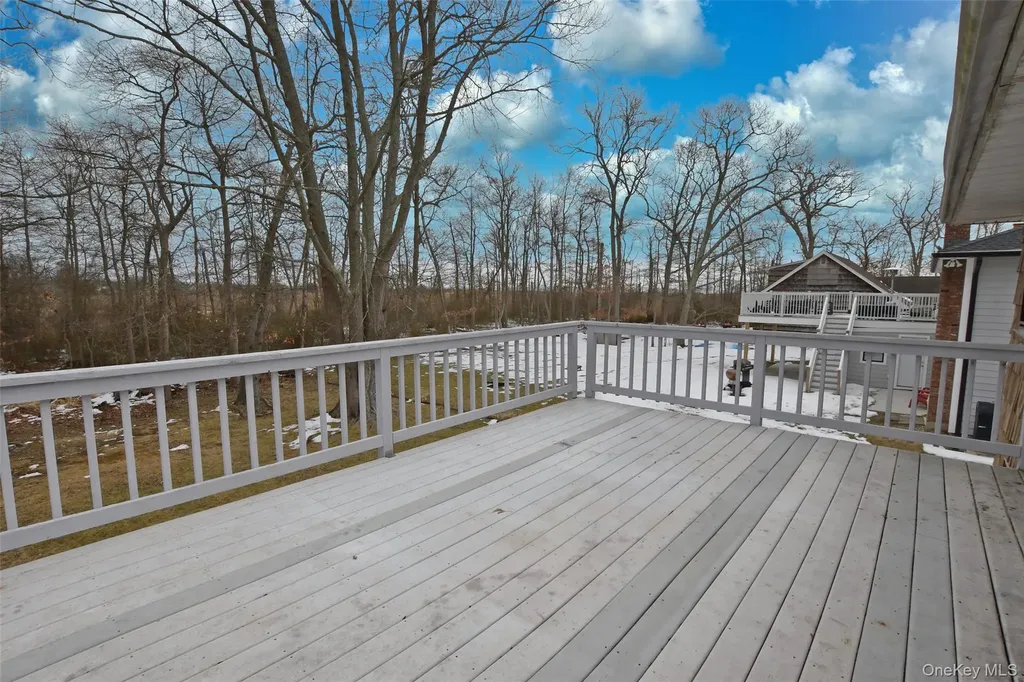 205 Connetquot Road Oakdale NY 11769