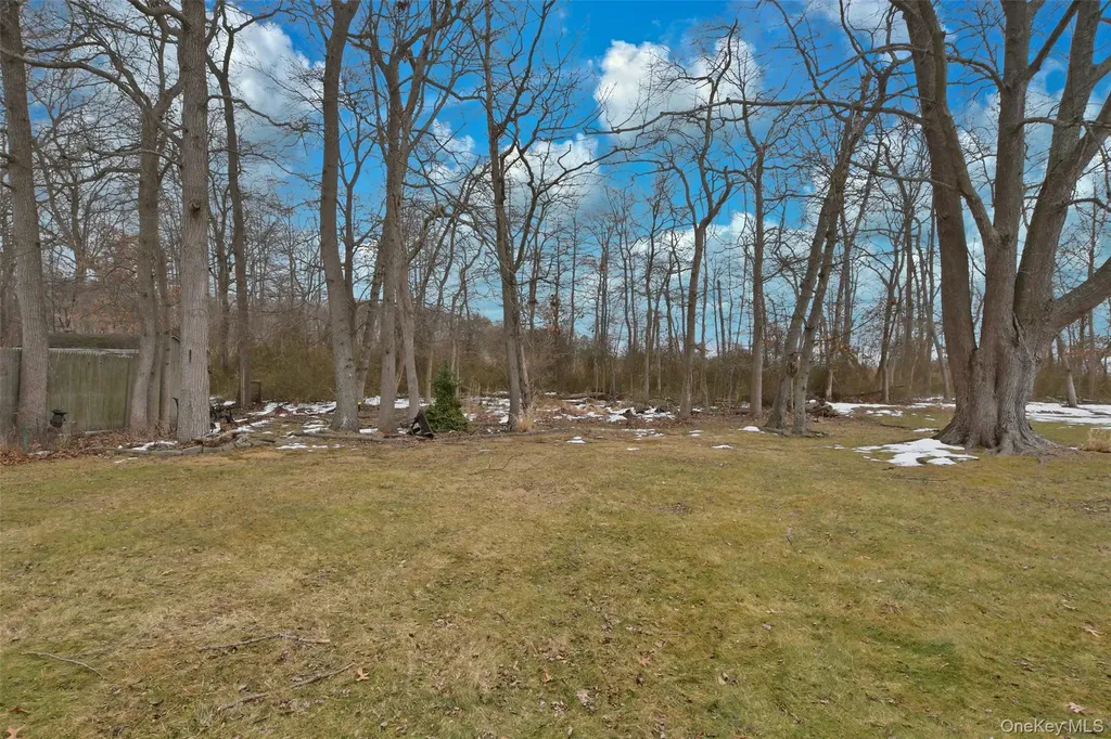 205 Connetquot Road Oakdale NY 11769