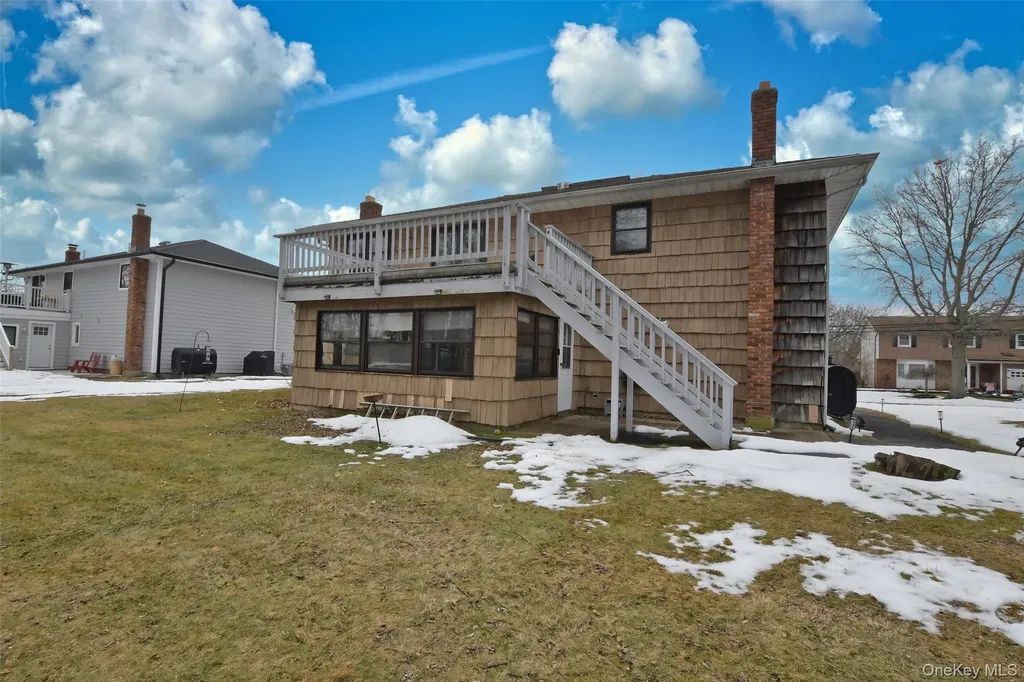 205 Connetquot Road Oakdale NY 11769
