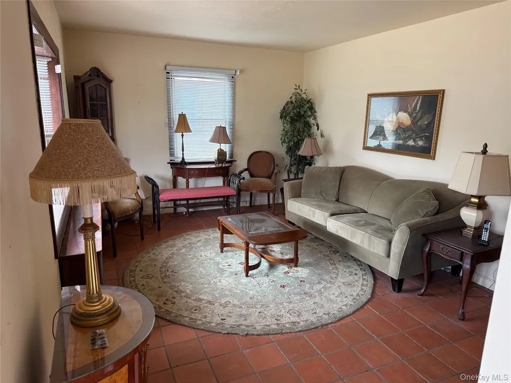 31 Prince Street New Hyde Park NY 11040