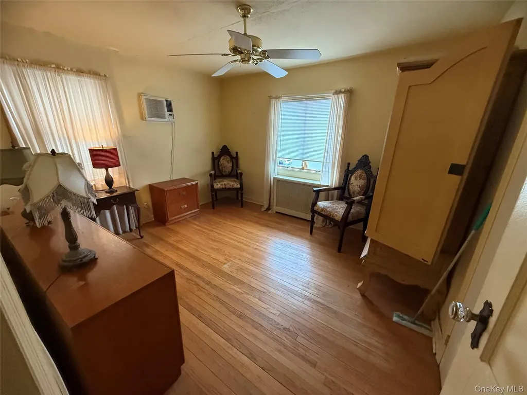 31 Prince Street New Hyde Park NY 11040
