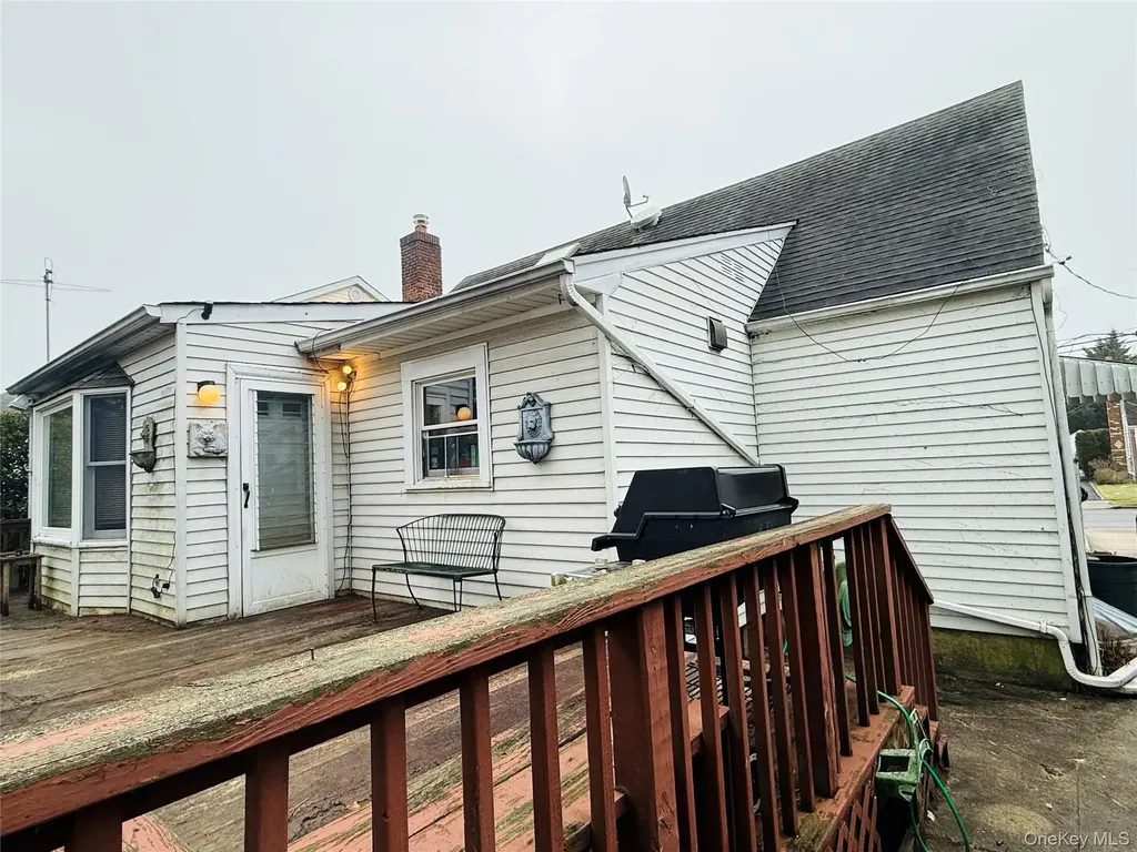 31 Prince Street New Hyde Park NY 11040
