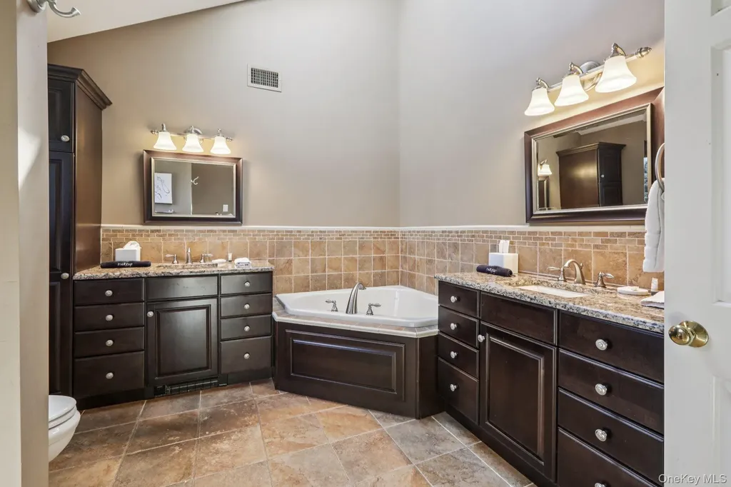 76 Waterbury Road Warwick NY 10990