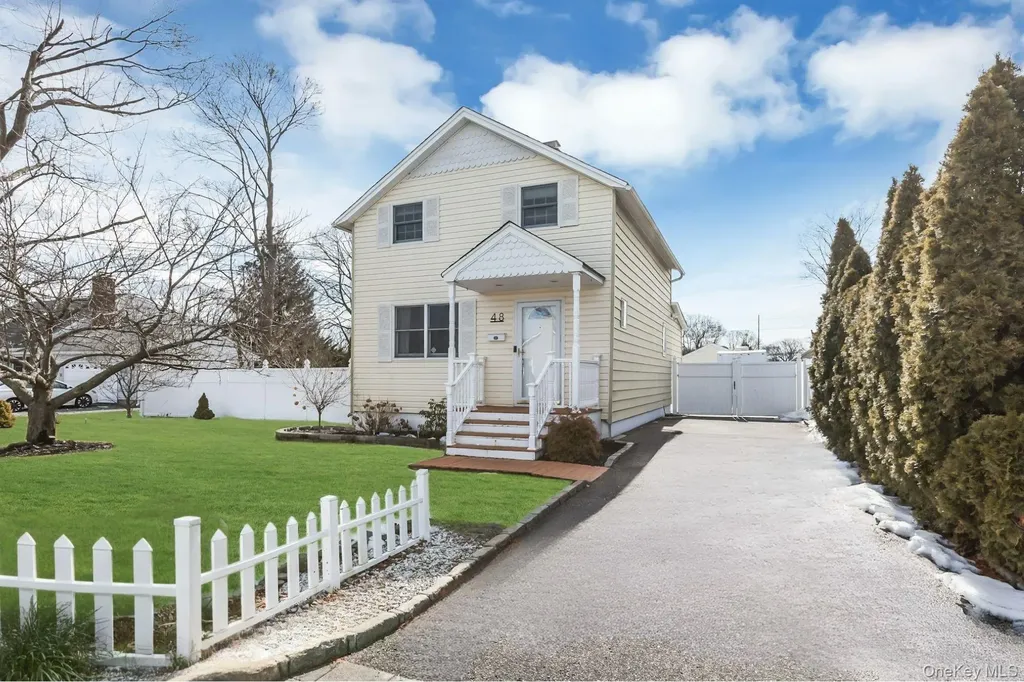48 E Madison Street East Islip NY 11730