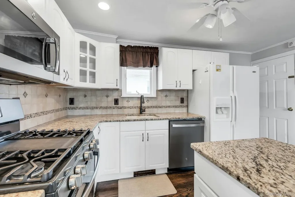 48 E Madison Street East Islip NY 11730