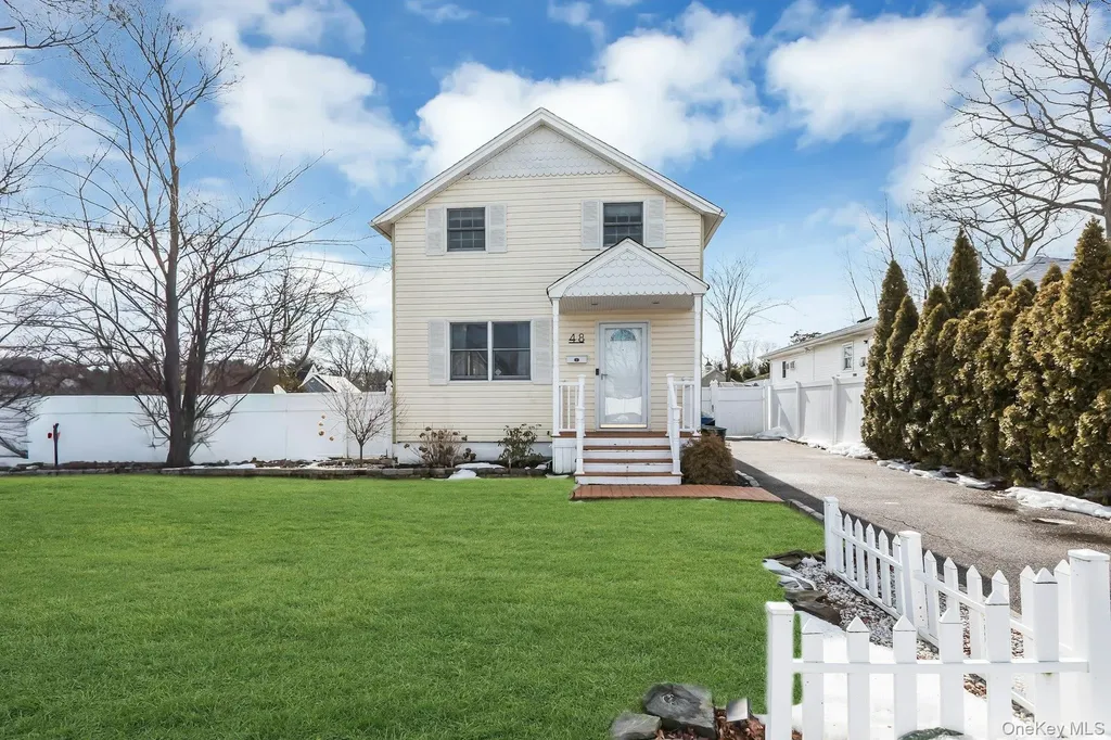 48 E Madison Street East Islip NY 11730