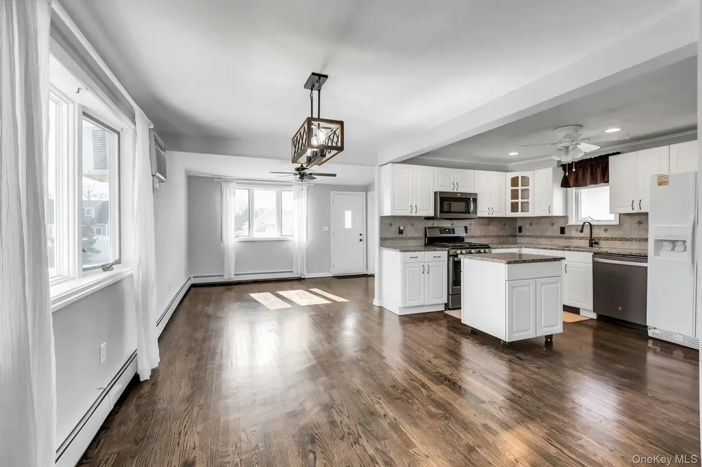 48 E Madison Street East Islip NY 11730