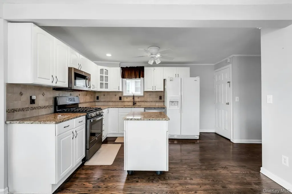 48 E Madison Street East Islip NY 11730