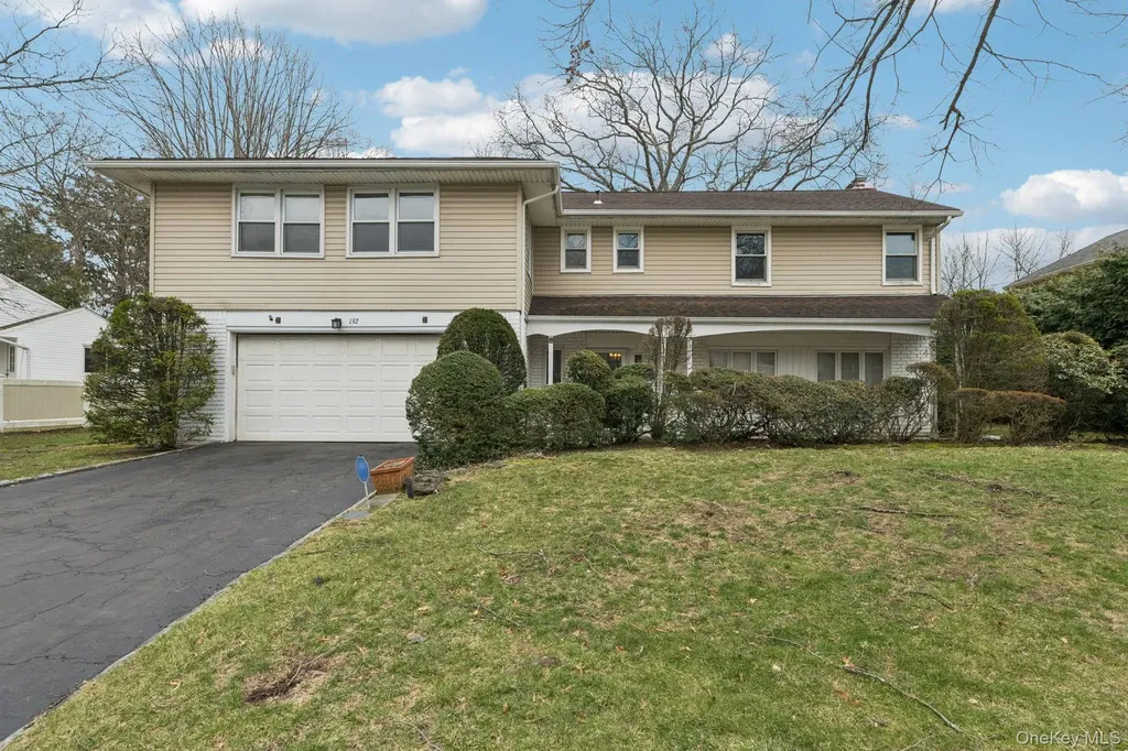 192 Bengeyfield Drive East Williston NY 11596