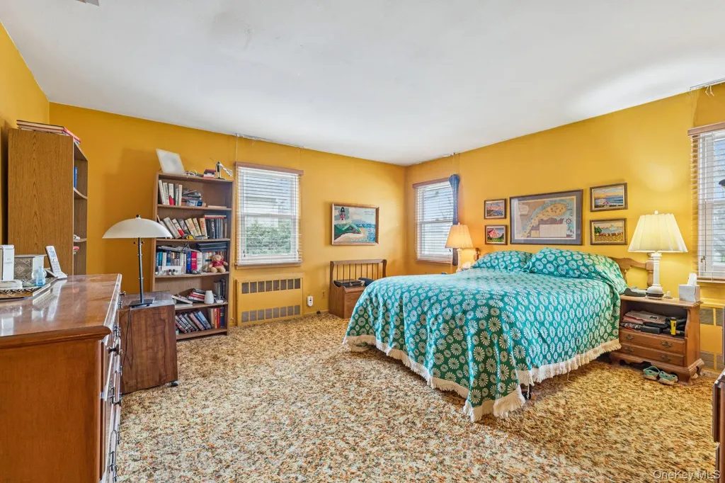 192 Bengeyfield Drive East Williston NY 11596