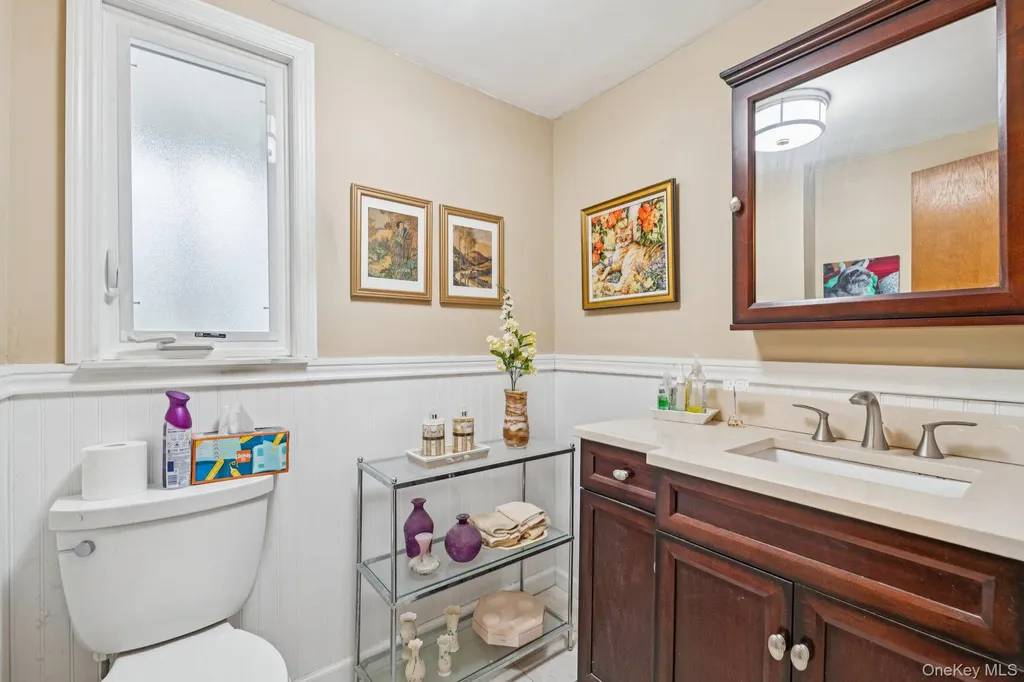 192 Bengeyfield Drive East Williston NY 11596